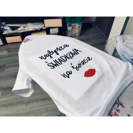 najlepsza świadkowa na świecie + czerwone usta