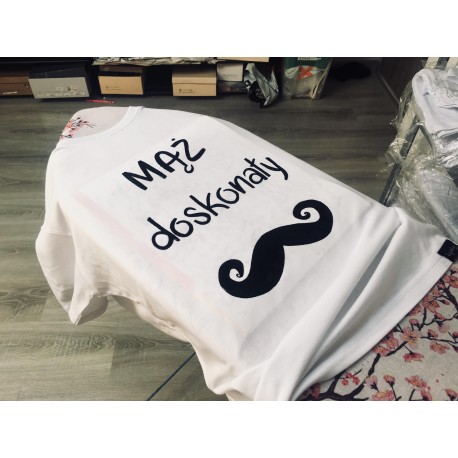 mąż doskonały  + wąs