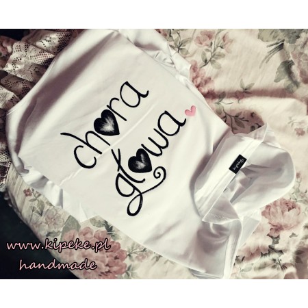 chora głowa + serduszka pastelowe